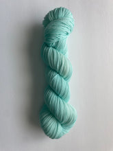 Load image into Gallery viewer, Wayfarer 515 Ribbon