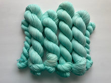 Load image into Gallery viewer, Wayfarer 515 Ribbon