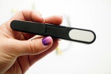 Load image into Gallery viewer, Breaking Yarn Scissors with Cover