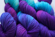 Load image into Gallery viewer, Breaking Violet