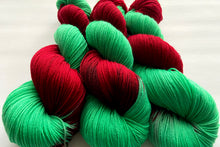 Load image into Gallery viewer, Dog House