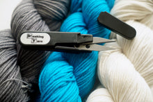 Load image into Gallery viewer, Breaking Yarn Scissors with Cover