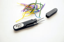 Load image into Gallery viewer, Breaking Yarn Scissors with Cover