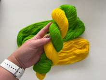 Load image into Gallery viewer, Vamonos Pest